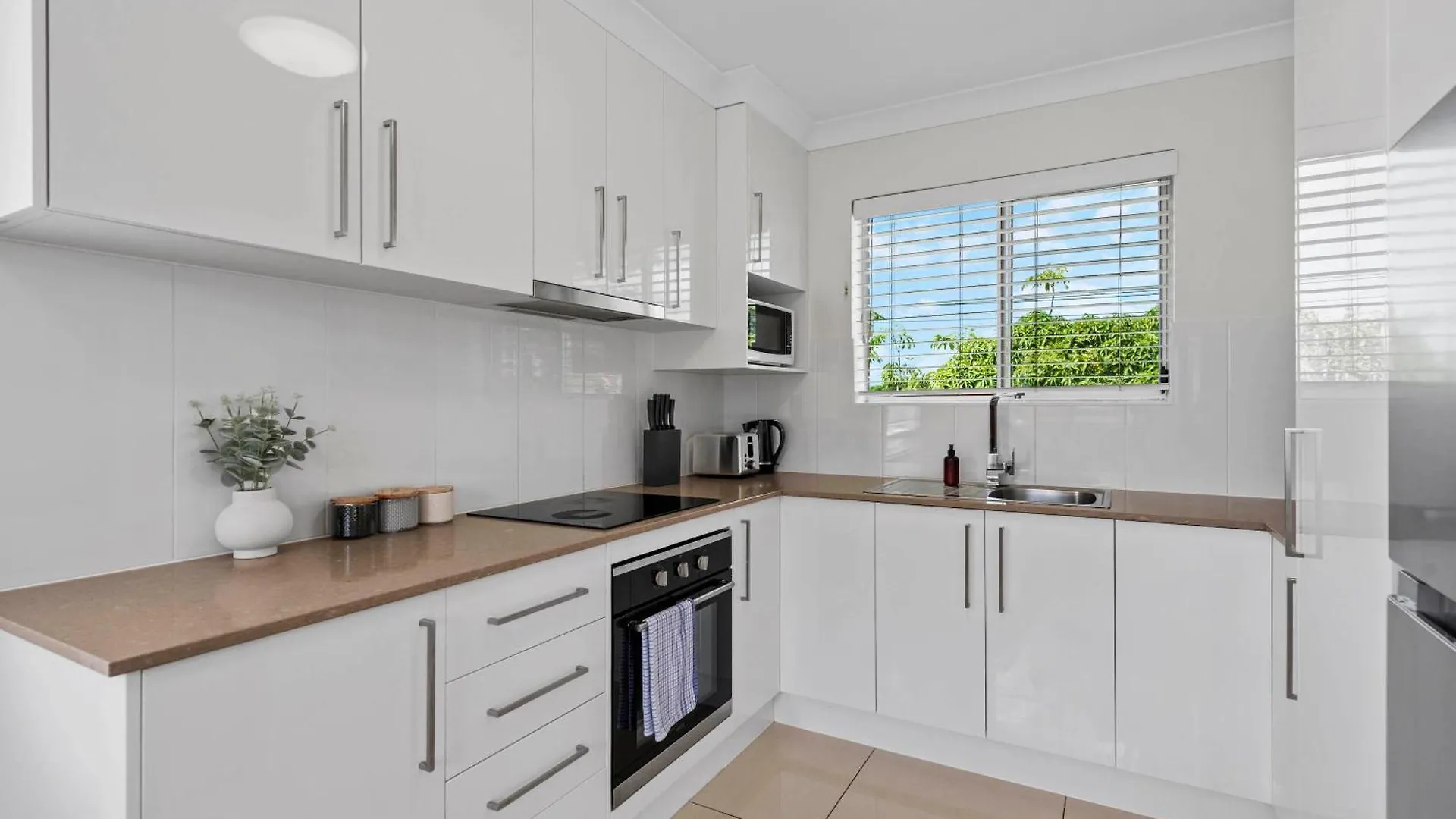 Quiet 3Brm Apt Near Gabba With Free Parking & Wifi Brisbane